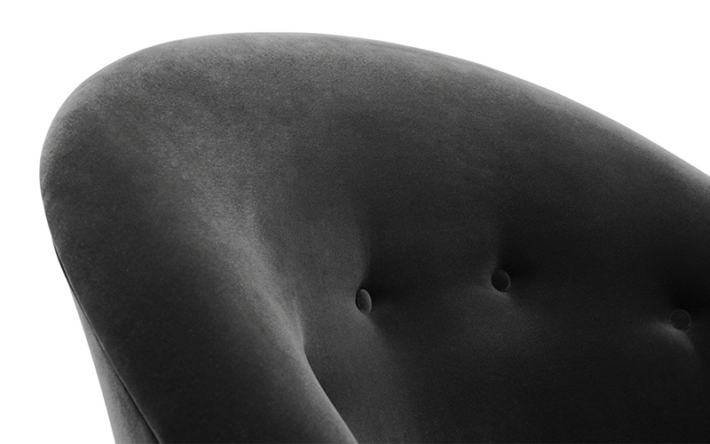 MALAY | Modern Tufted Velvet Armchair by BRABBU